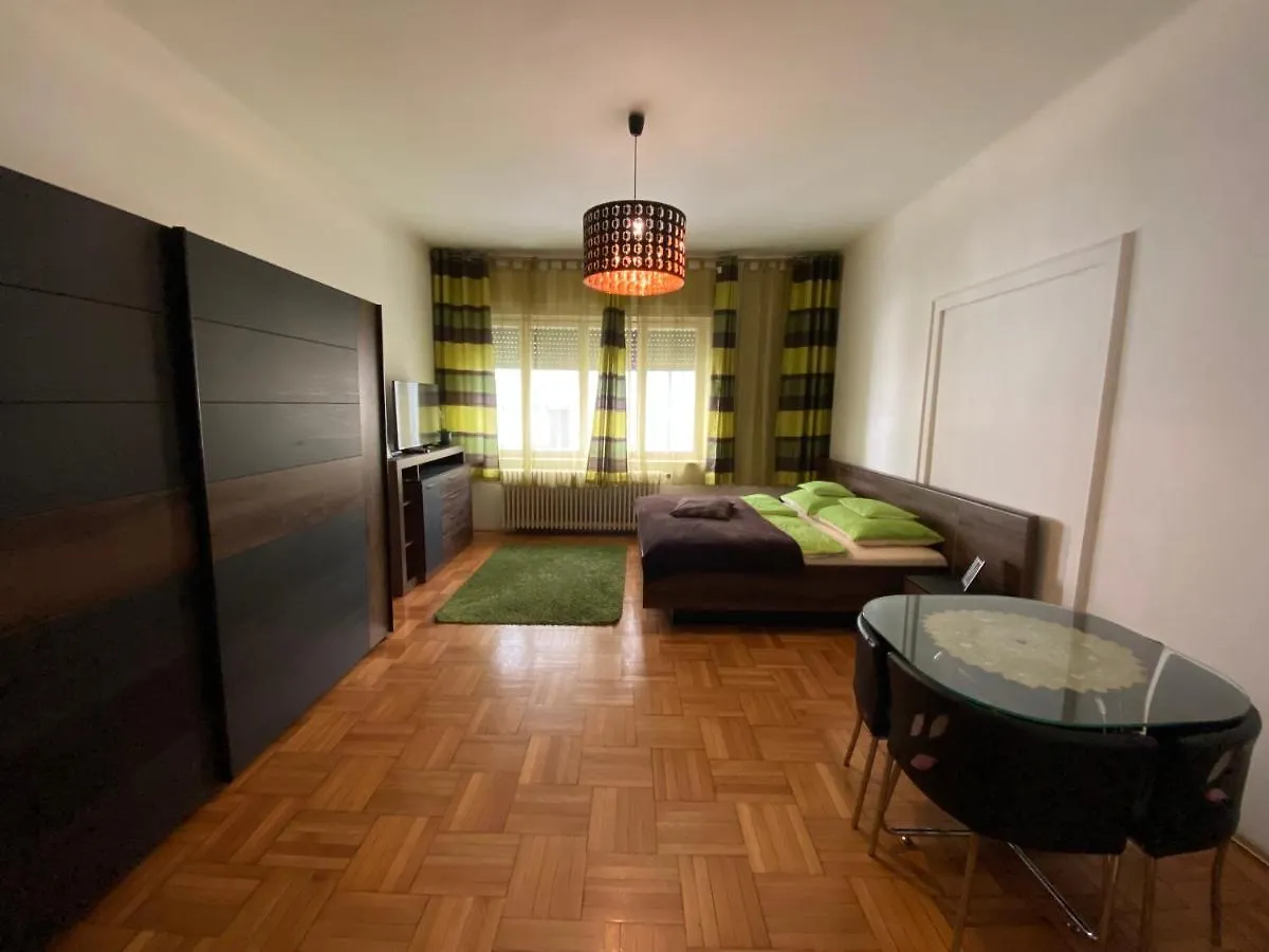Central Promenanade Guesthouse Budapest