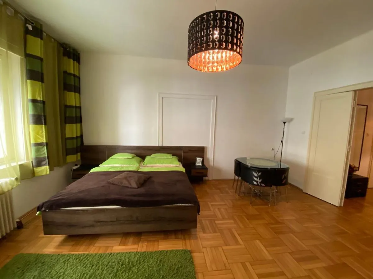Central Promenanade Guesthouse Budapest