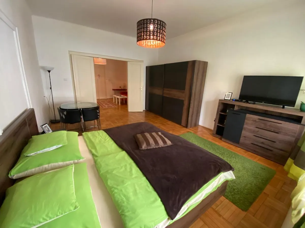 Central Promenanade Guesthouse Budapest