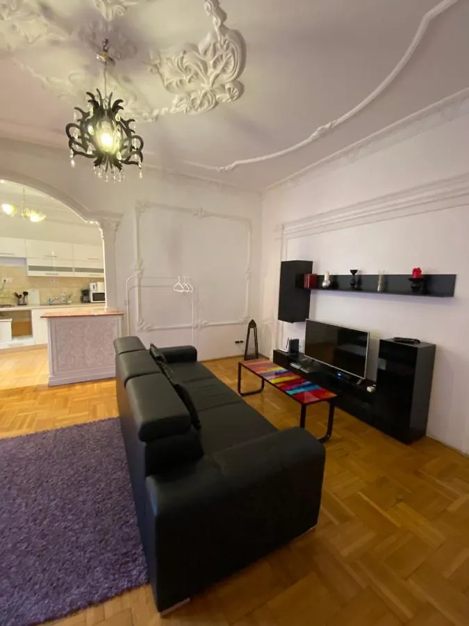 Central Promenanade Guesthouse Budapest 0*,  Hungría